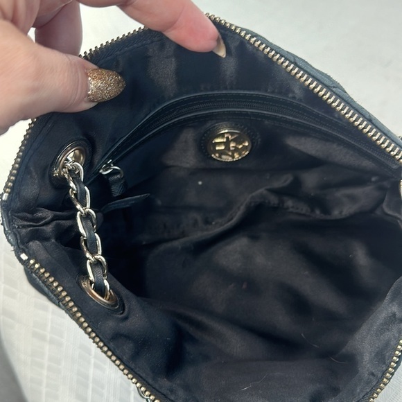 DKNY quilted leather handbag and wallet set. - Picture 9 of 17